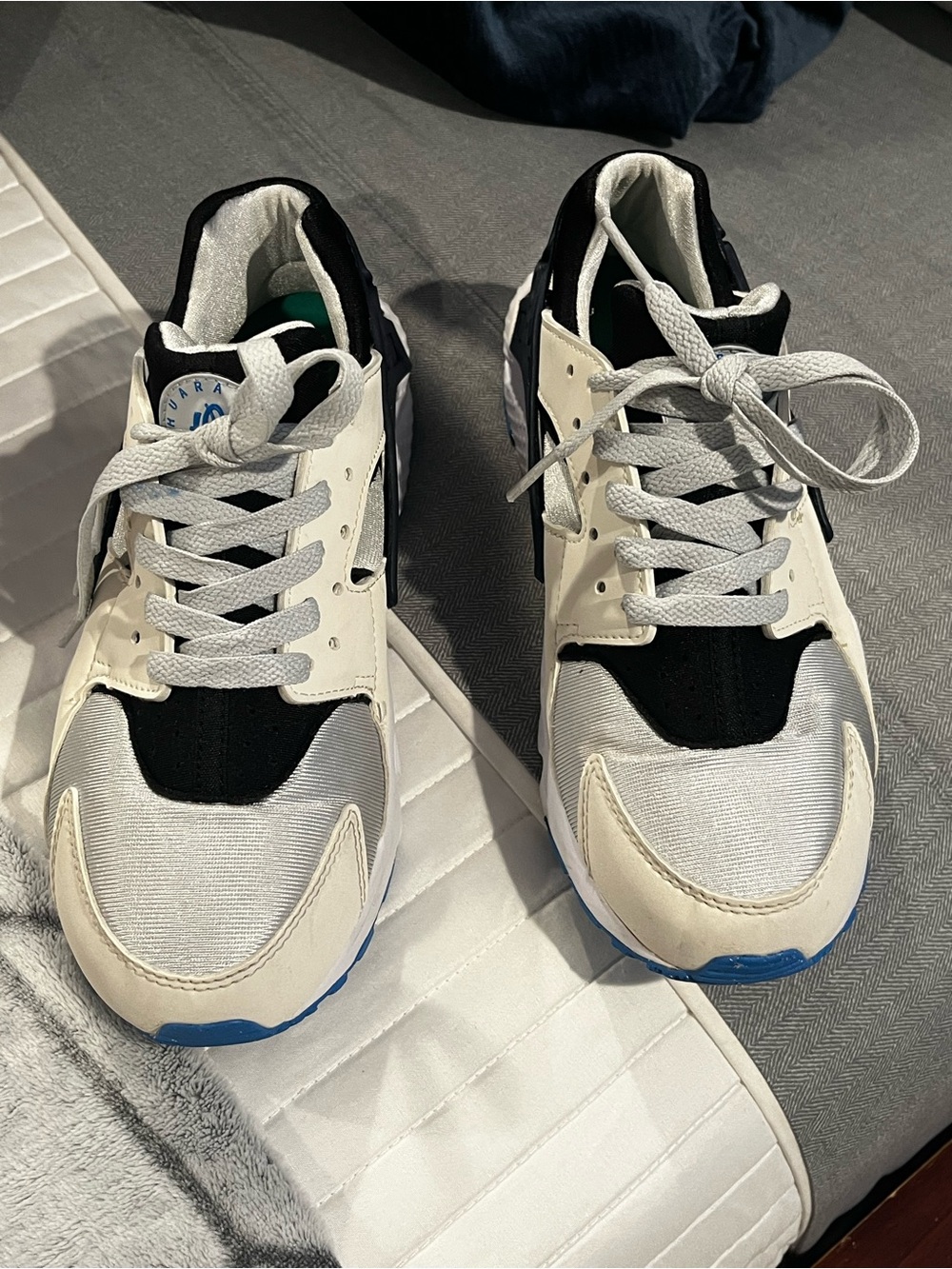 Nike Women's White, Black and Blue Retro-Style Sneakers